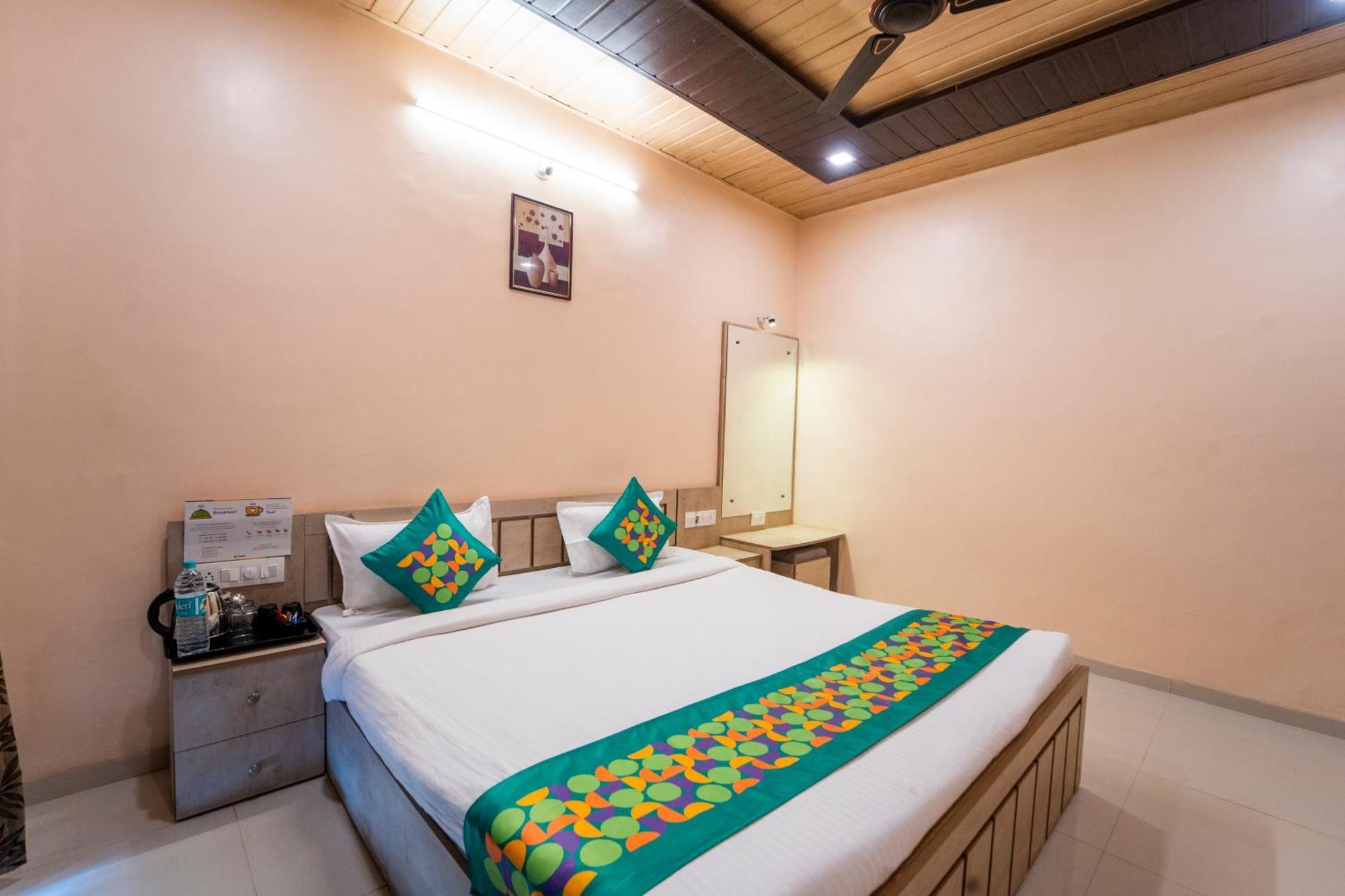 Treebo Iceberg Hotel Mahābaleshwar Exterior foto