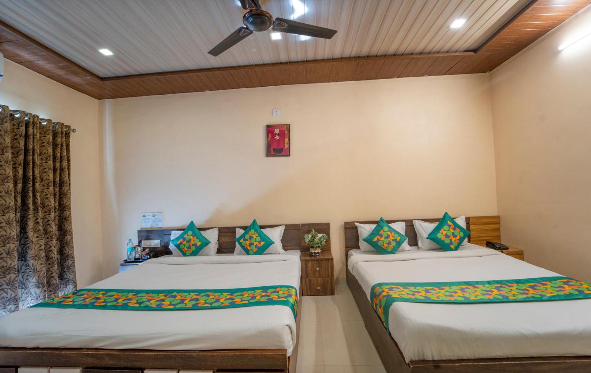 Treebo Iceberg Hotel Mahābaleshwar Exterior foto