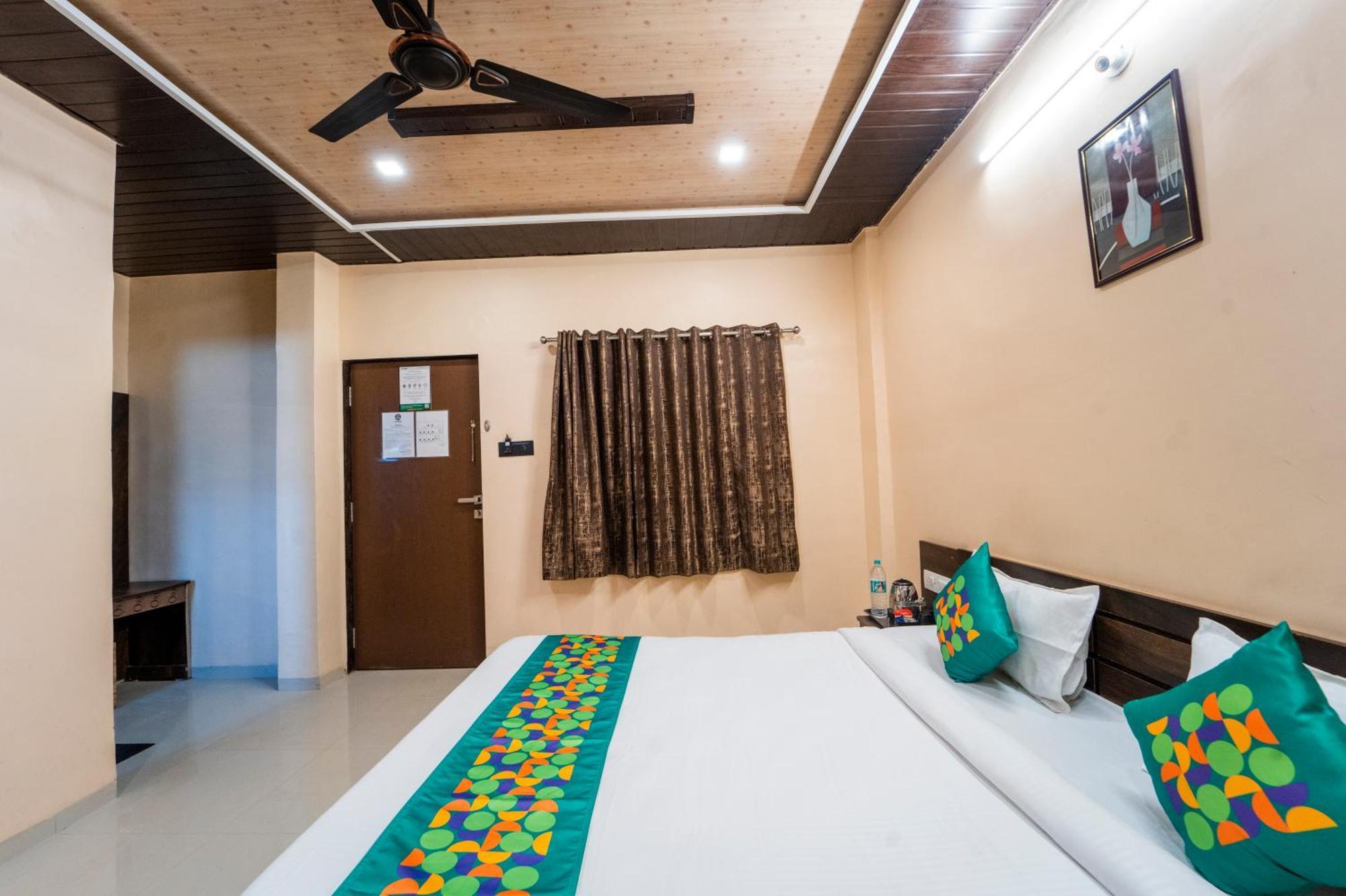 Treebo Iceberg Hotel Mahābaleshwar Exterior foto