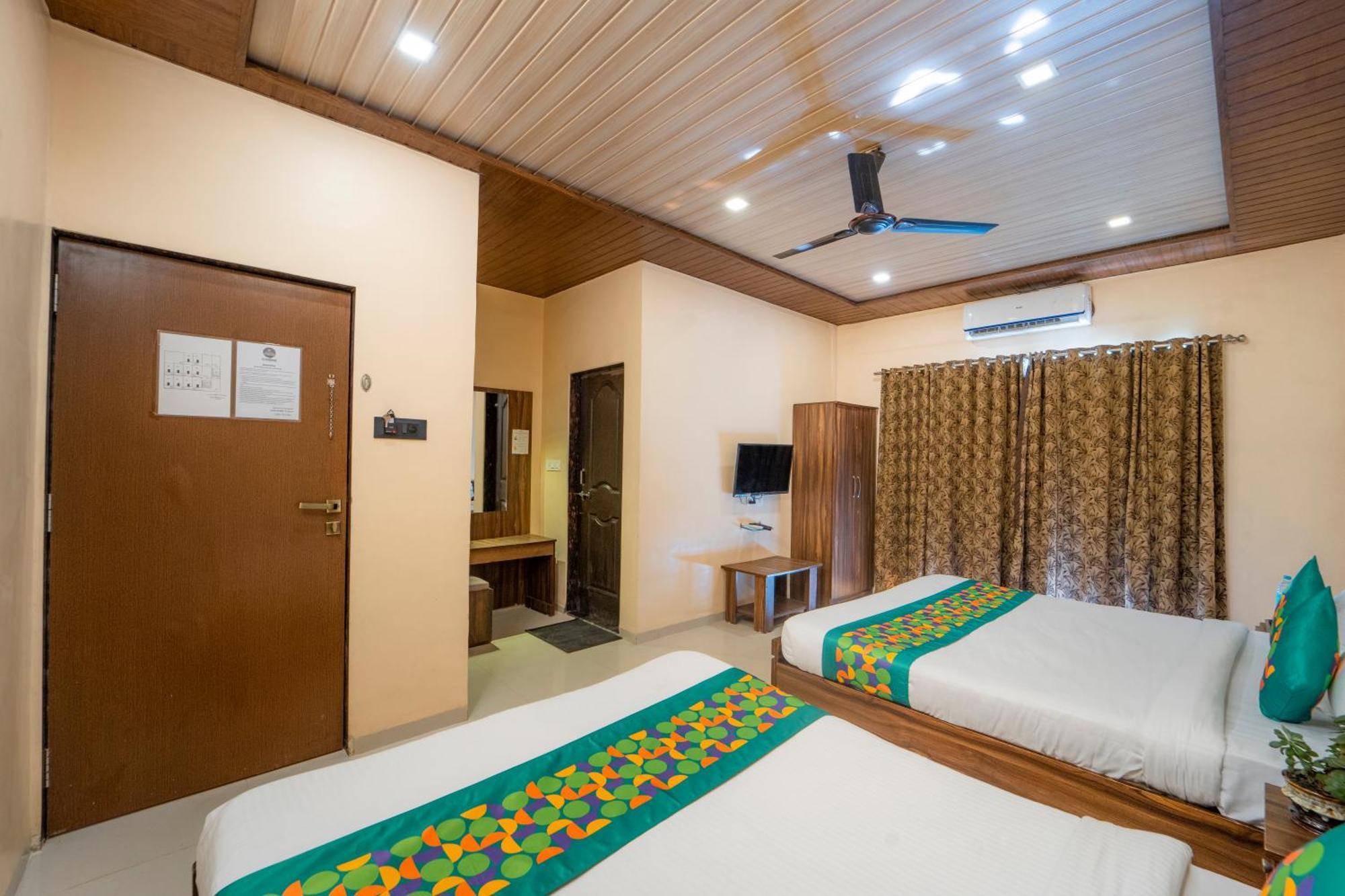 Treebo Iceberg Hotel Mahābaleshwar Exterior foto