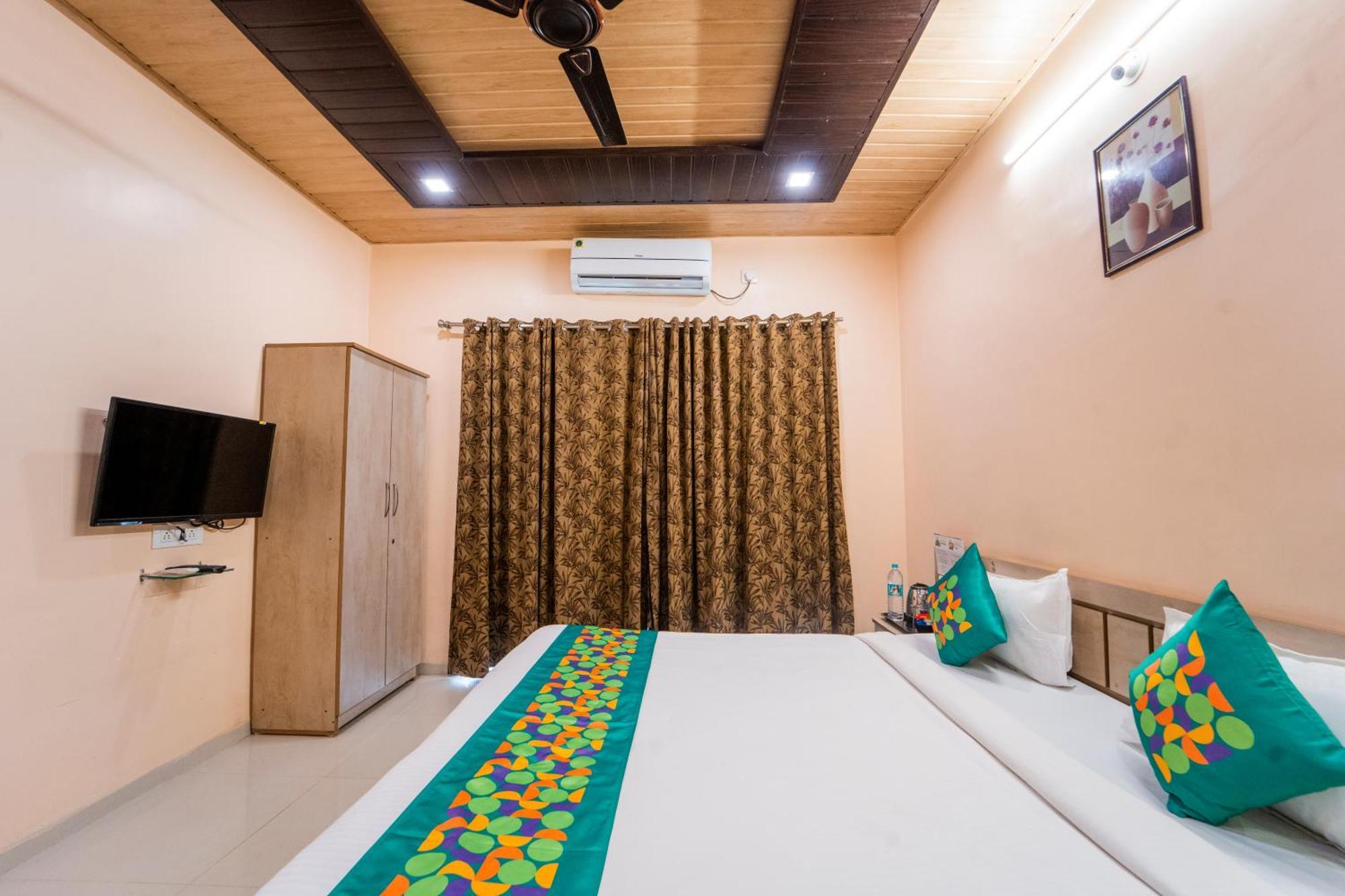 Treebo Iceberg Hotel Mahābaleshwar Exterior foto