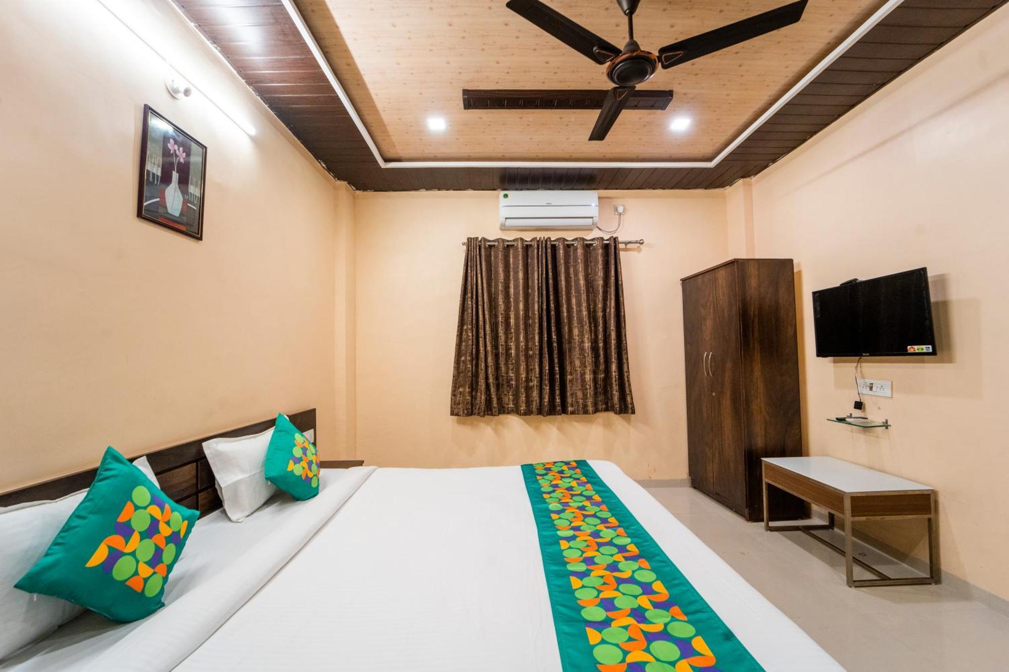 Treebo Iceberg Hotel Mahābaleshwar Exterior foto