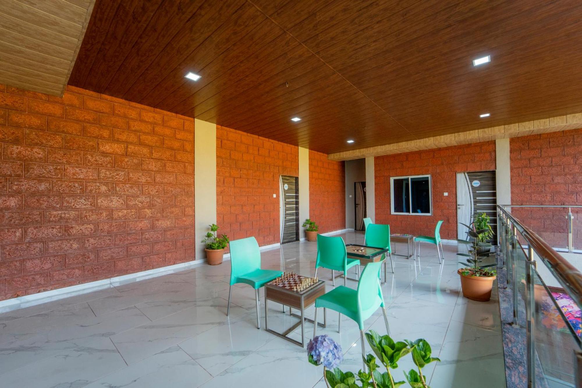 Treebo Iceberg Hotel Mahābaleshwar Exterior foto